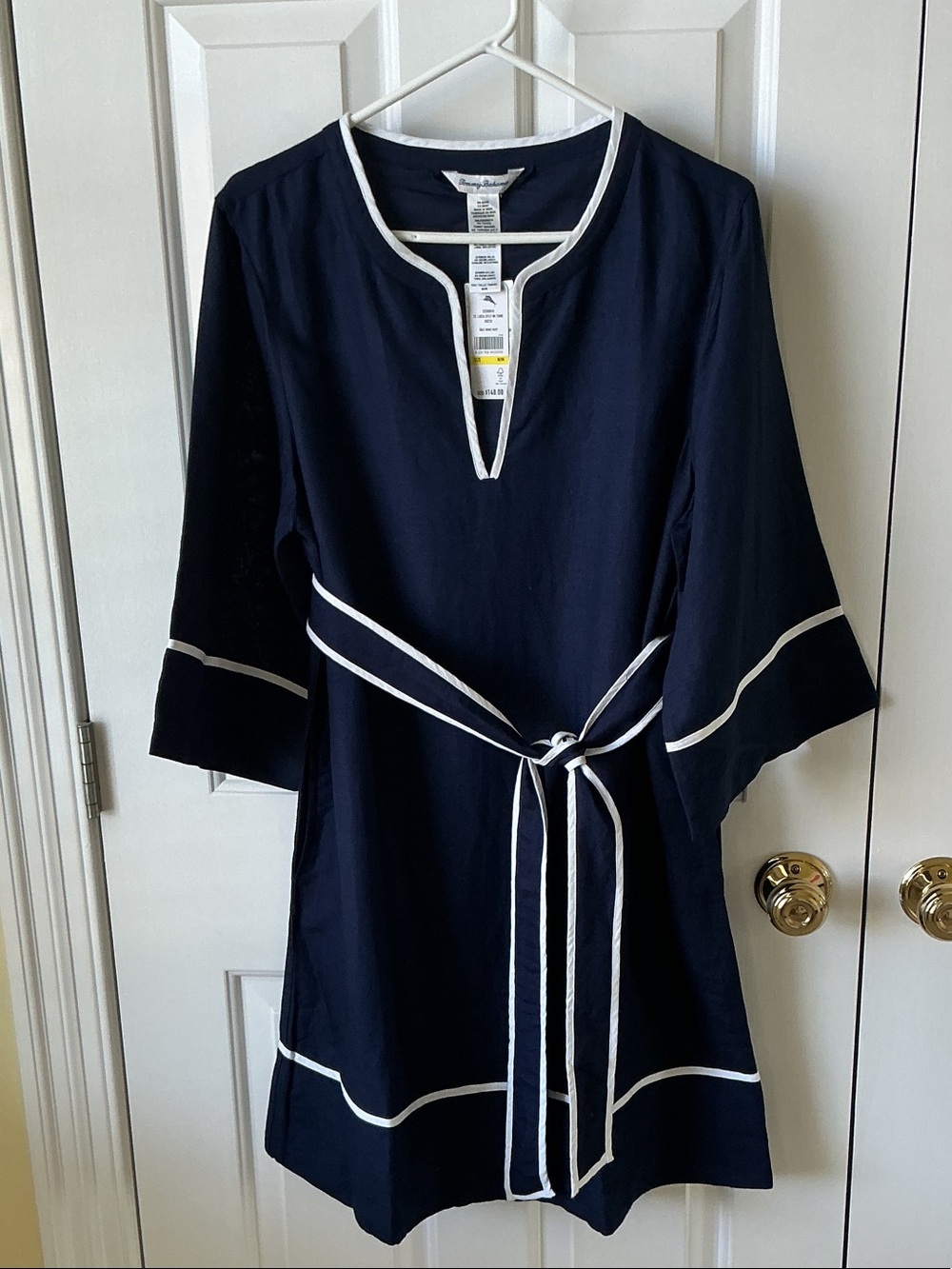 Tommy Bahama St. Lucia split neck linen blend navy Tunic with White Piping. Med